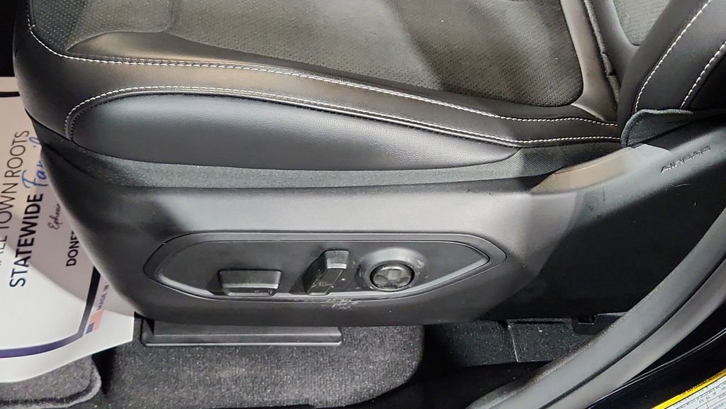 New 2026 Jeep Grand Cherokee Laredo image 16