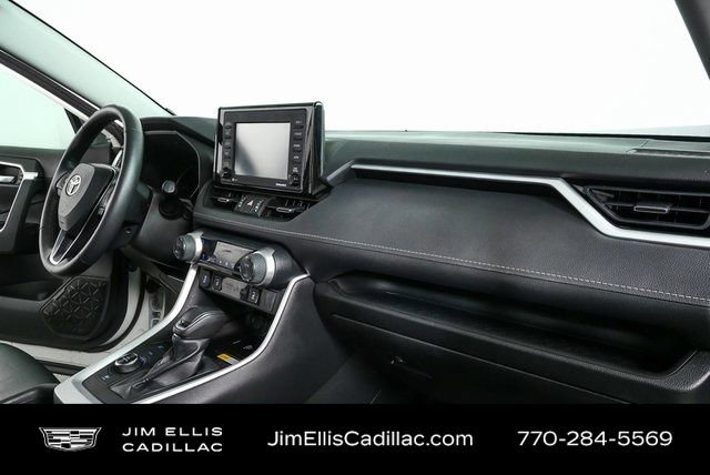 Used 2022 Toyota RAV4 XLE Premium image 23
