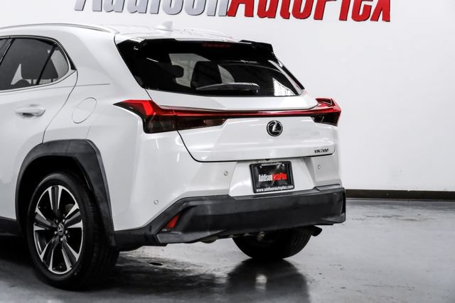 Used 2019 Lexus UX 200 w/ Premium Package FWD image 18