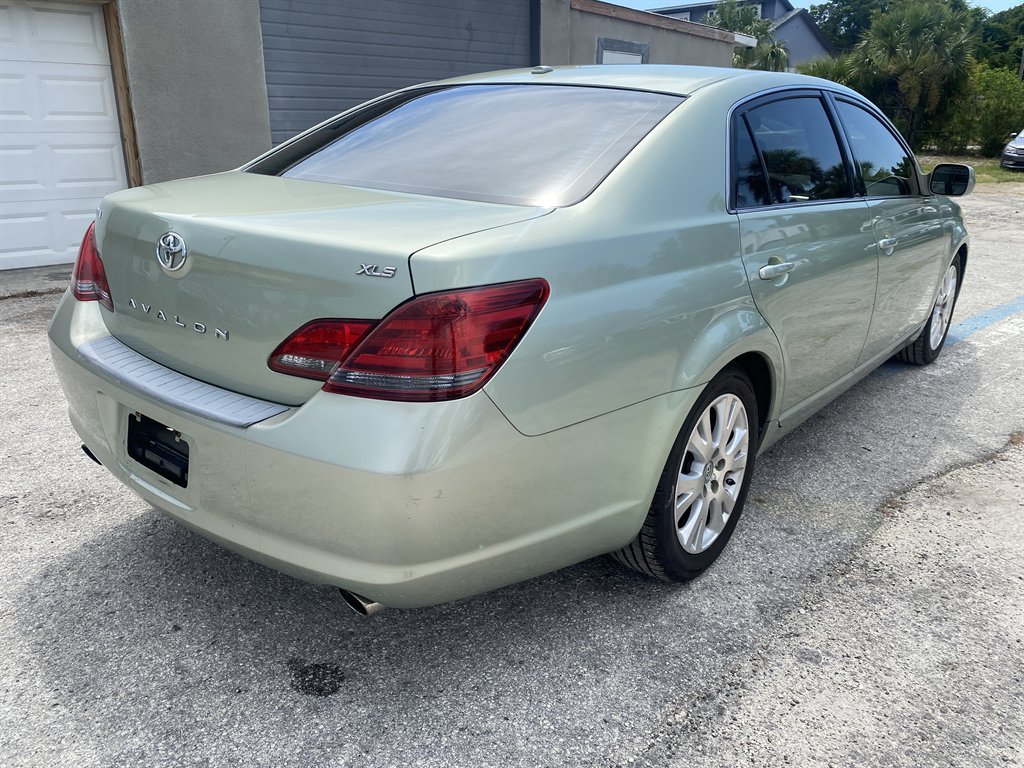 Used 2009 Toyota Avalon XLS FWD image 7