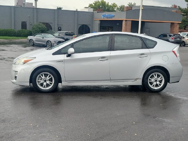 Used 2010 Toyota Prius Five FWD image 2