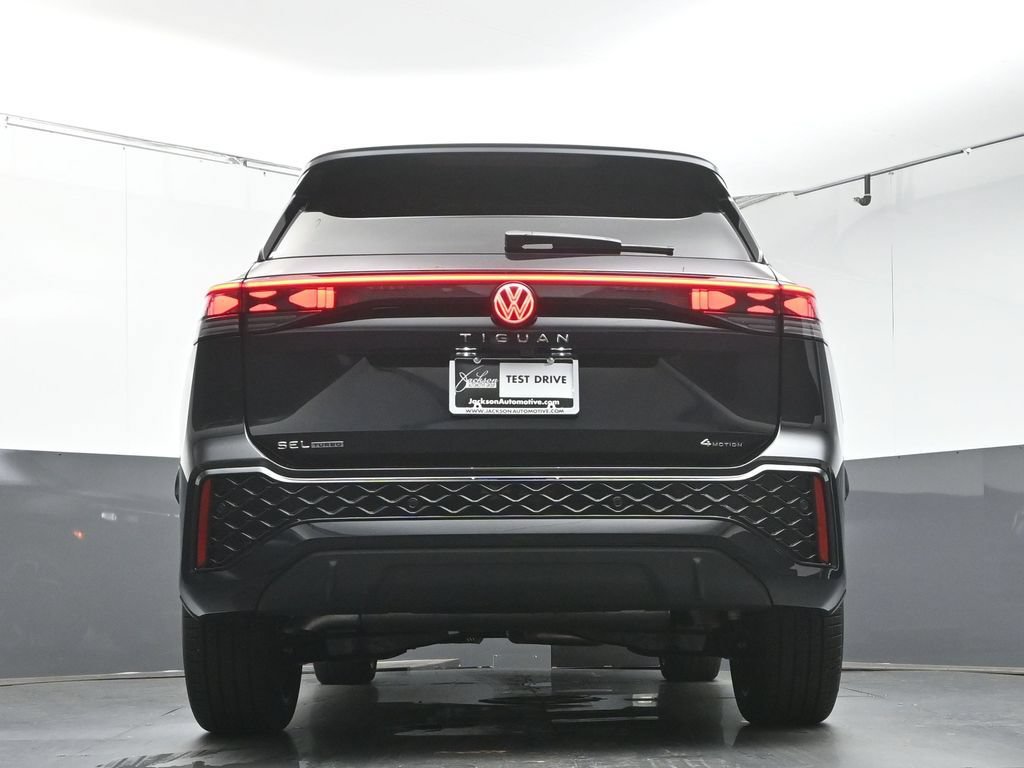 New 2026 Volkswagen Tiguan SEL R-Line AWD/4WD image 38