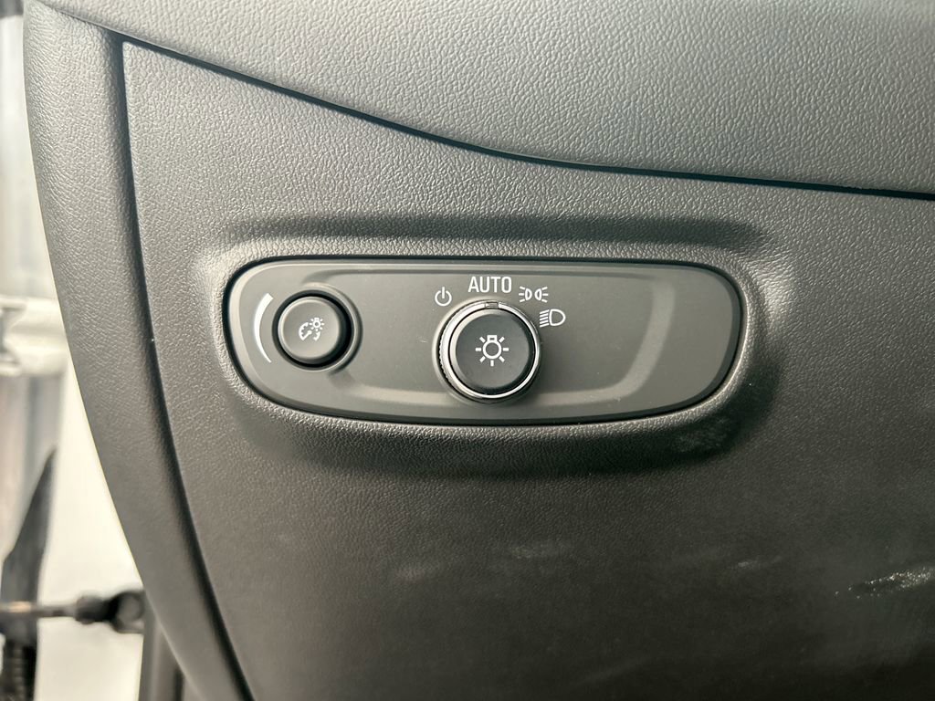 Used 2022 Chevrolet Equinox LS w/ LS Convenience Package FWD image 15