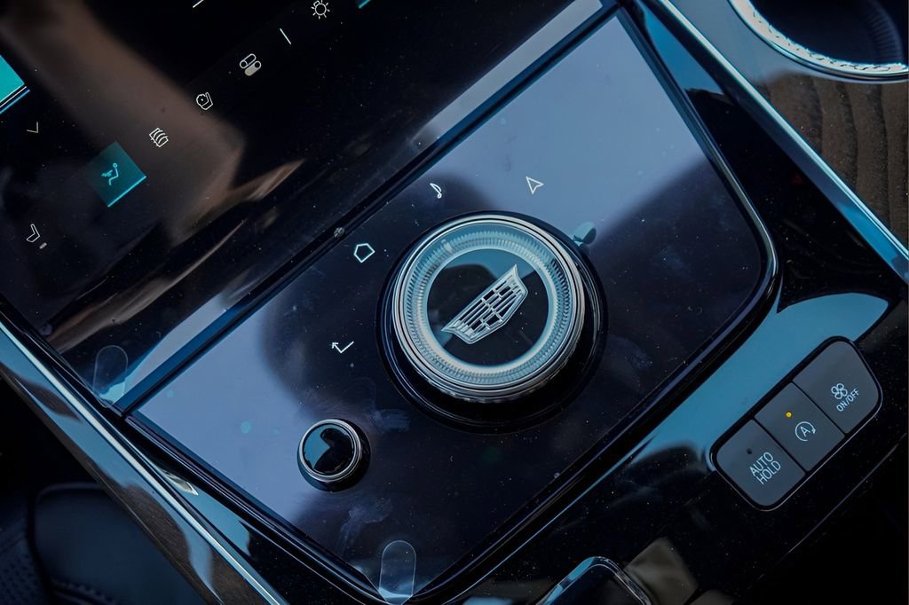 New 2026 Cadillac Escalade ESV Platinum Sport w/ LPO, ONYX Package image 14