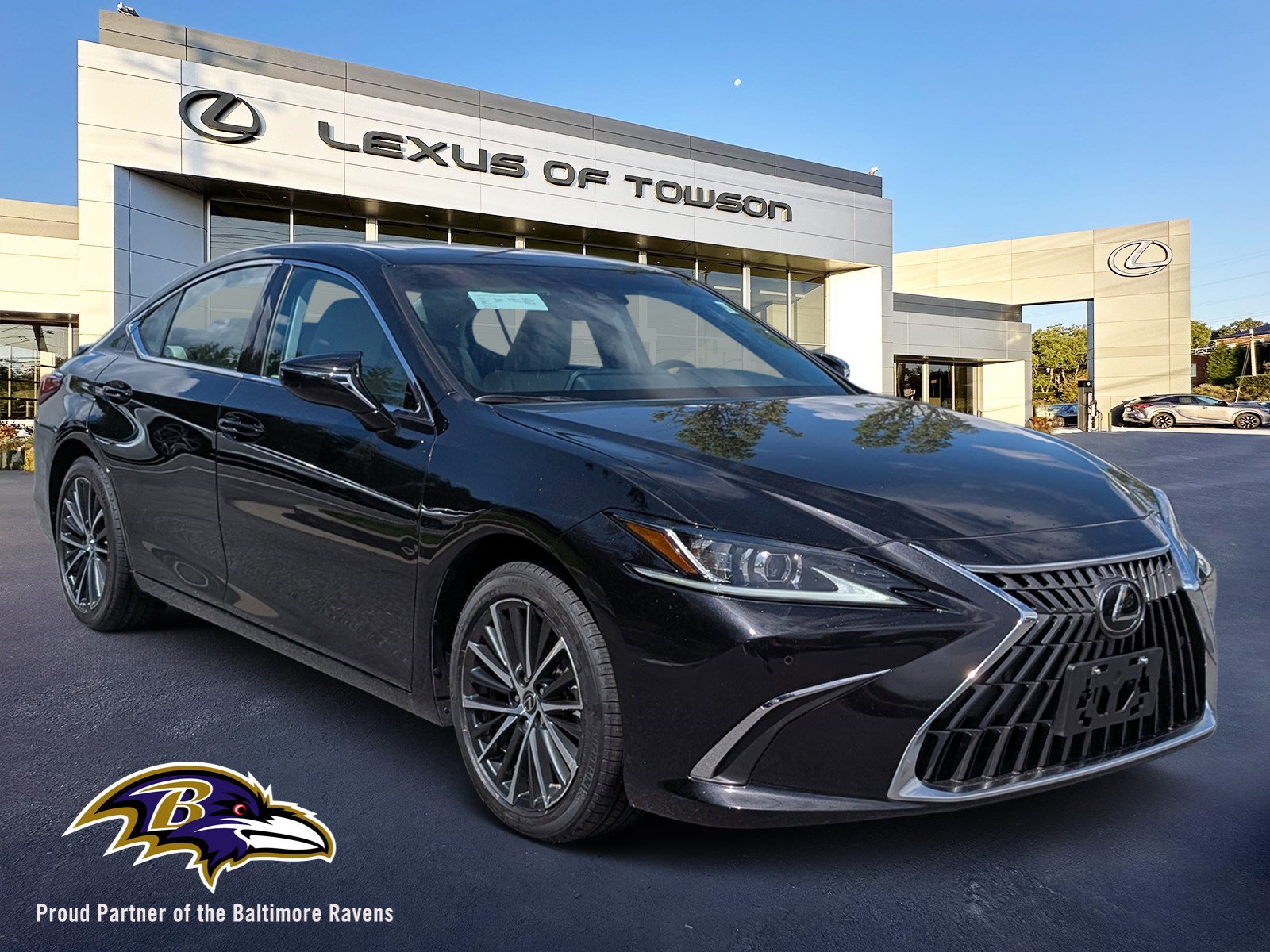 Used 2025 Lexus ES 300h w/ Premium Package image 1