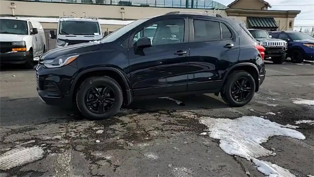 Certified 2022 Chevrolet Trax LT w/ LT Convenience Package image 4