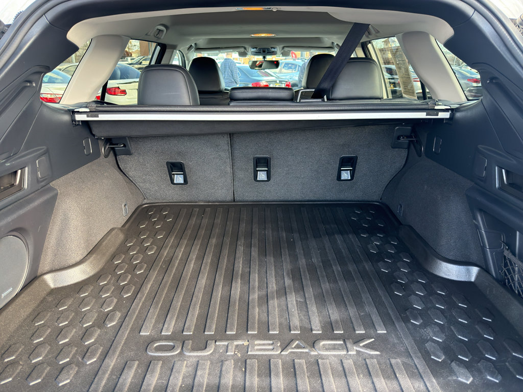Used 2021 Subaru Outback Limited image 17