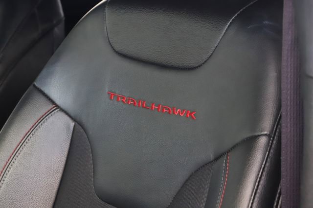 Used 2025 Jeep Compass Trailhawk AWD/4WD image 15