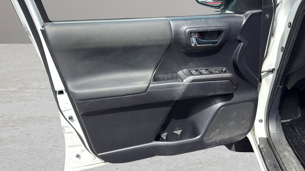 Used 2021 Toyota Tacoma 4x4 Double Cab image 10