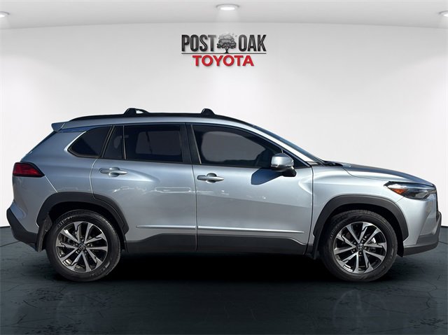 Used 2023 Toyota Corolla Cross XLE w/ Convenience Package image 8