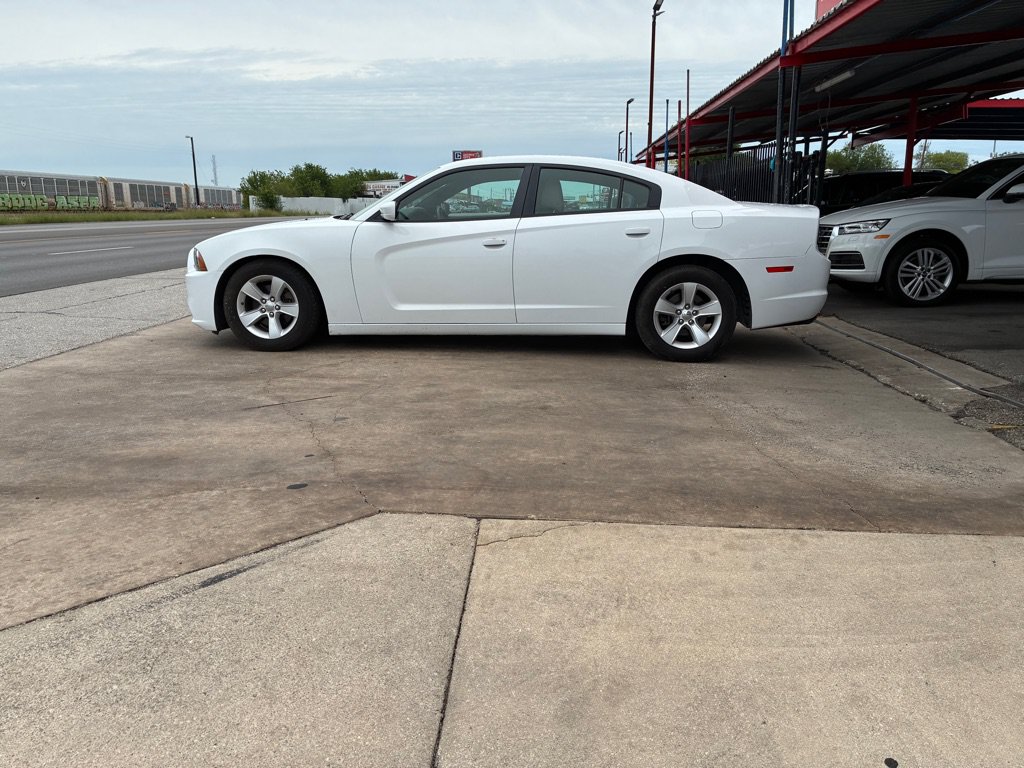 Used 2013 Dodge Charger SE RWD image 14