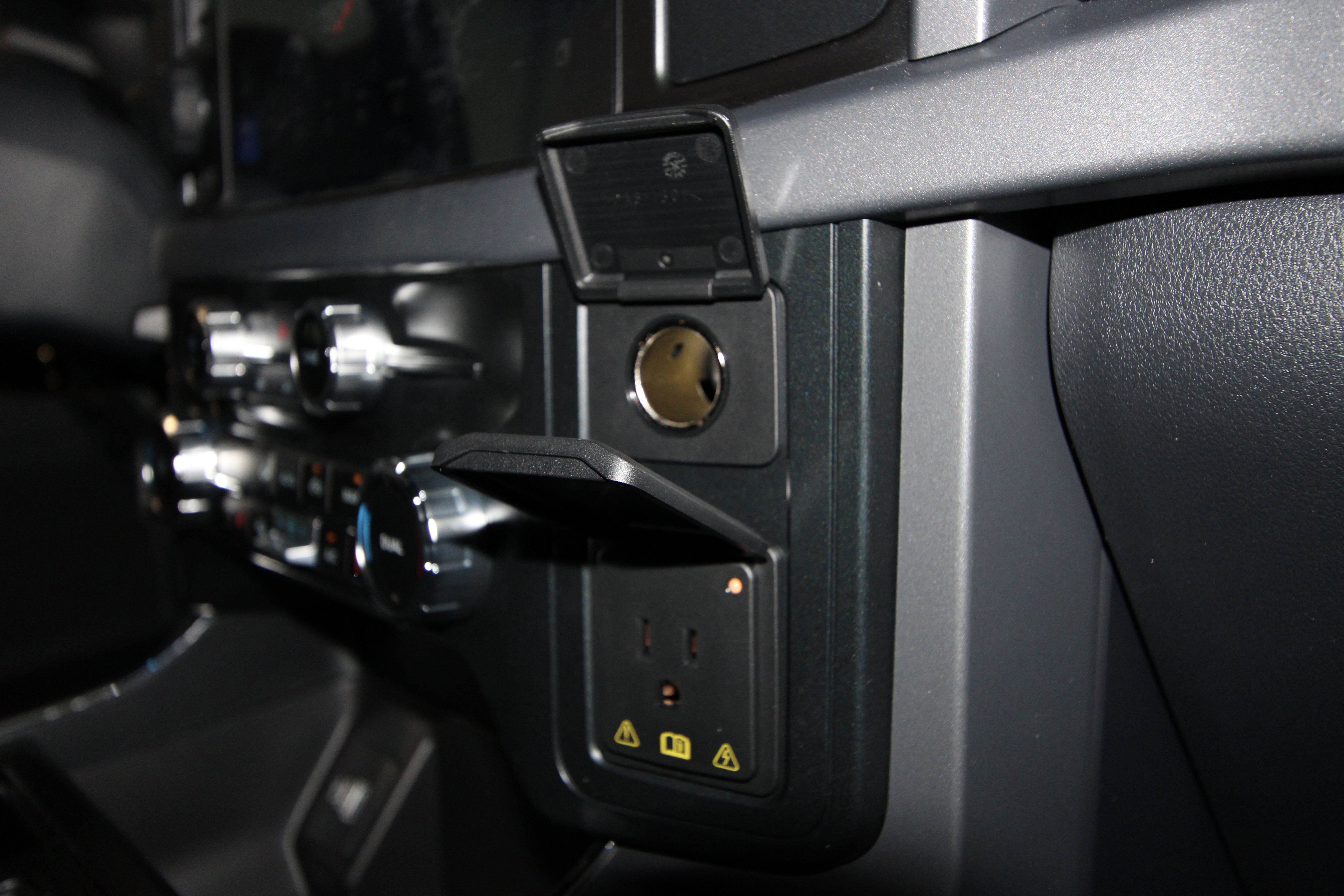 New 2025 Ford F150 XLT w/ Equipment Group 302A MID AWD/4WD image 22