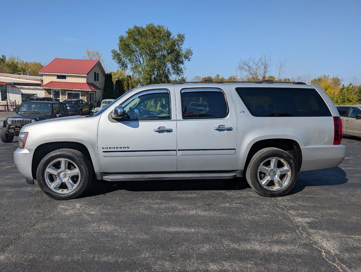 Used 2013 Chevrolet Suburban LTZ AWD/4WD image 4