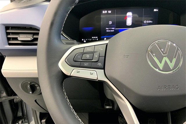 Used 2024 Volkswagen Taos SE image 18