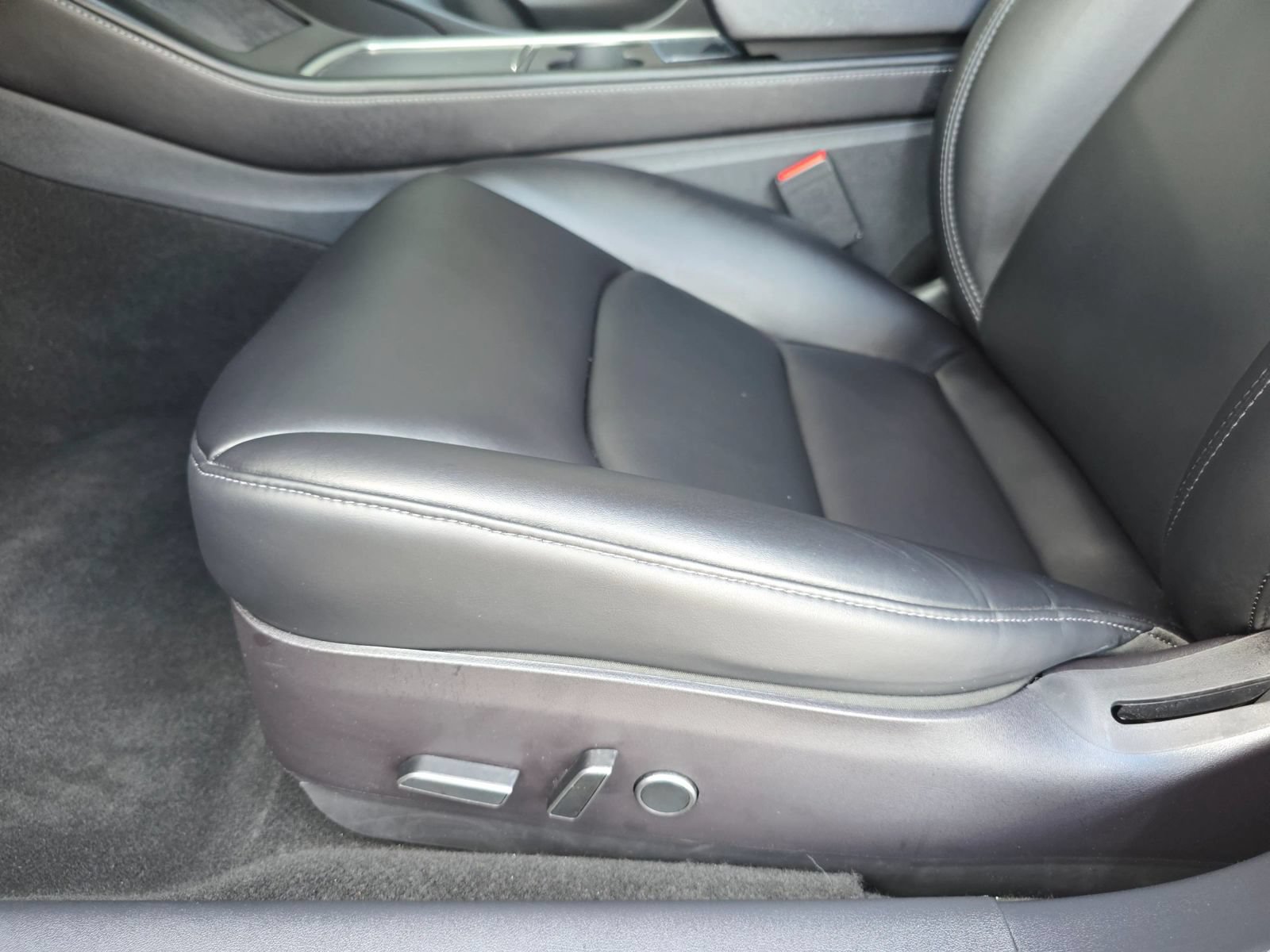 Used 2022 Tesla Model 3 Long Range AWD/4WD image 25