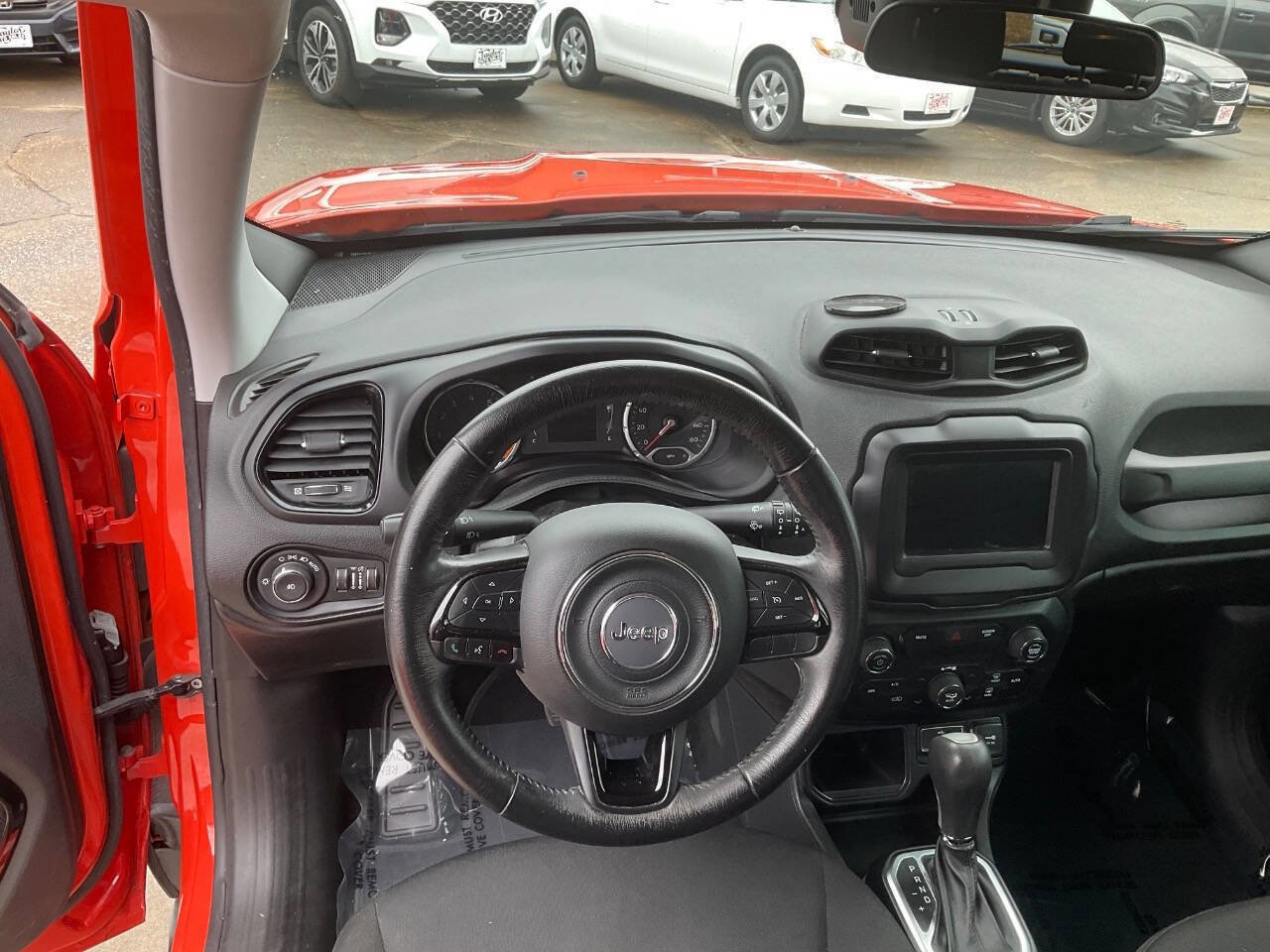Used 2018 Jeep Renegade Altitude w/ Safety & Security Group FWD image 13