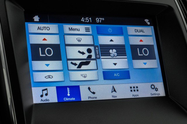 Used 2019 Ford Edge Titanium FWD image 21