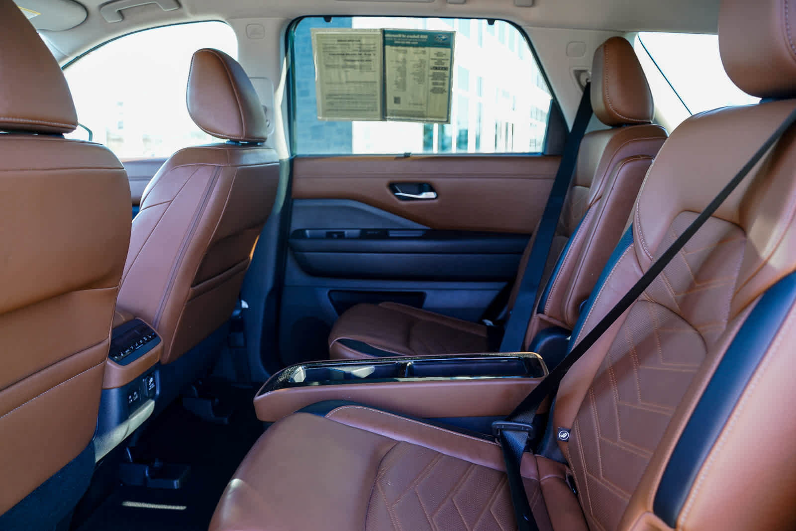 Used 2023 Nissan Pathfinder Platinum image 18