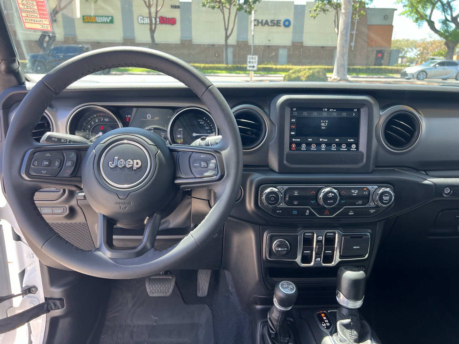 Used 2023 Jeep Wrangler Unlimited w/ Convenience Group AWD/4WD image 18