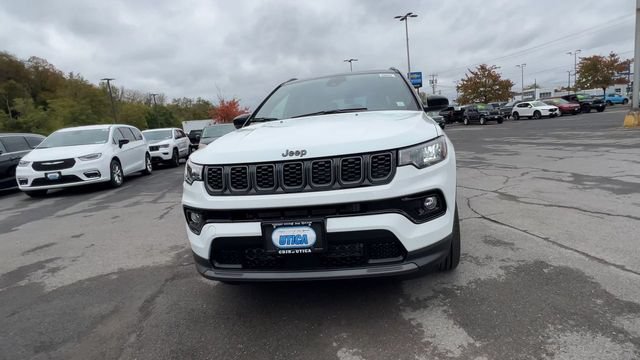 Used 2026 Jeep Compass Limited AWD/4WD image 3