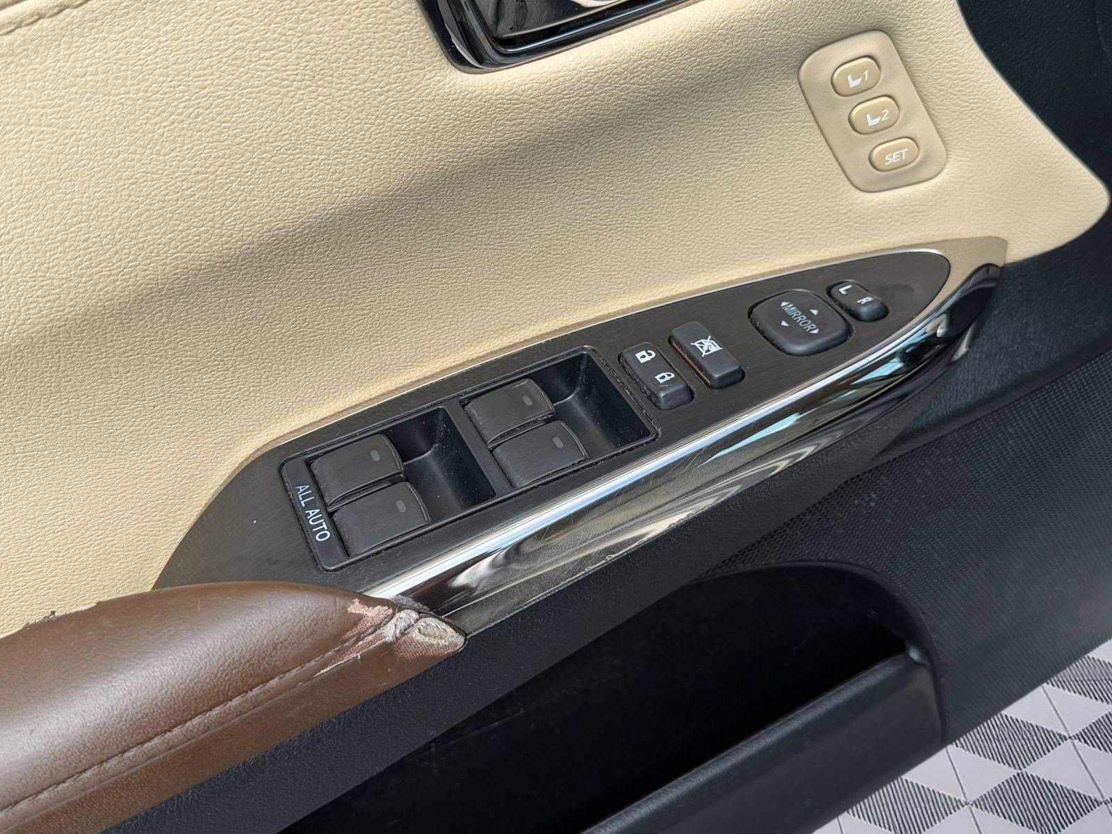 Used 2016 Toyota Avalon Touring FWD image 27