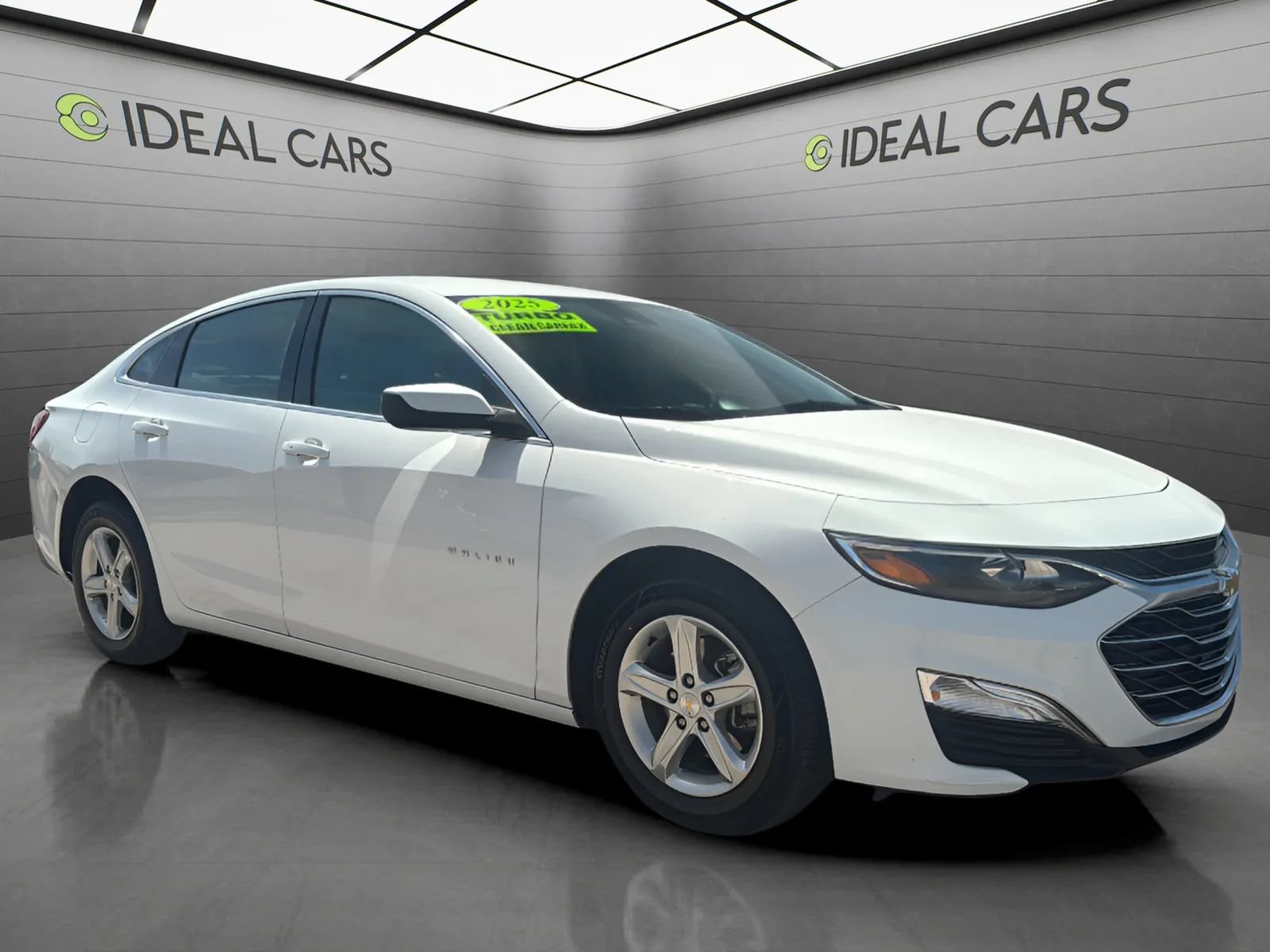 Used 2025 Chevrolet Malibu LS FWD image 3