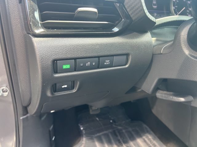 Used 2024 Nissan Sentra SV FWD image 8