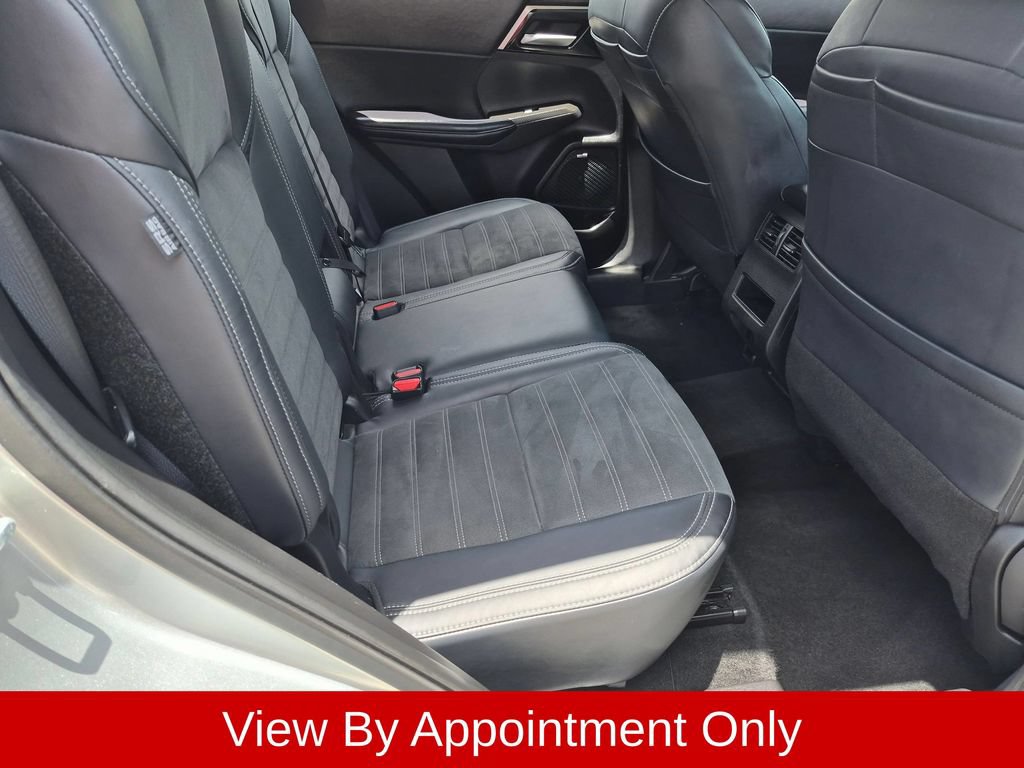 Used 2025 Mitsubishi Outlander SE AWD/4WD image 30