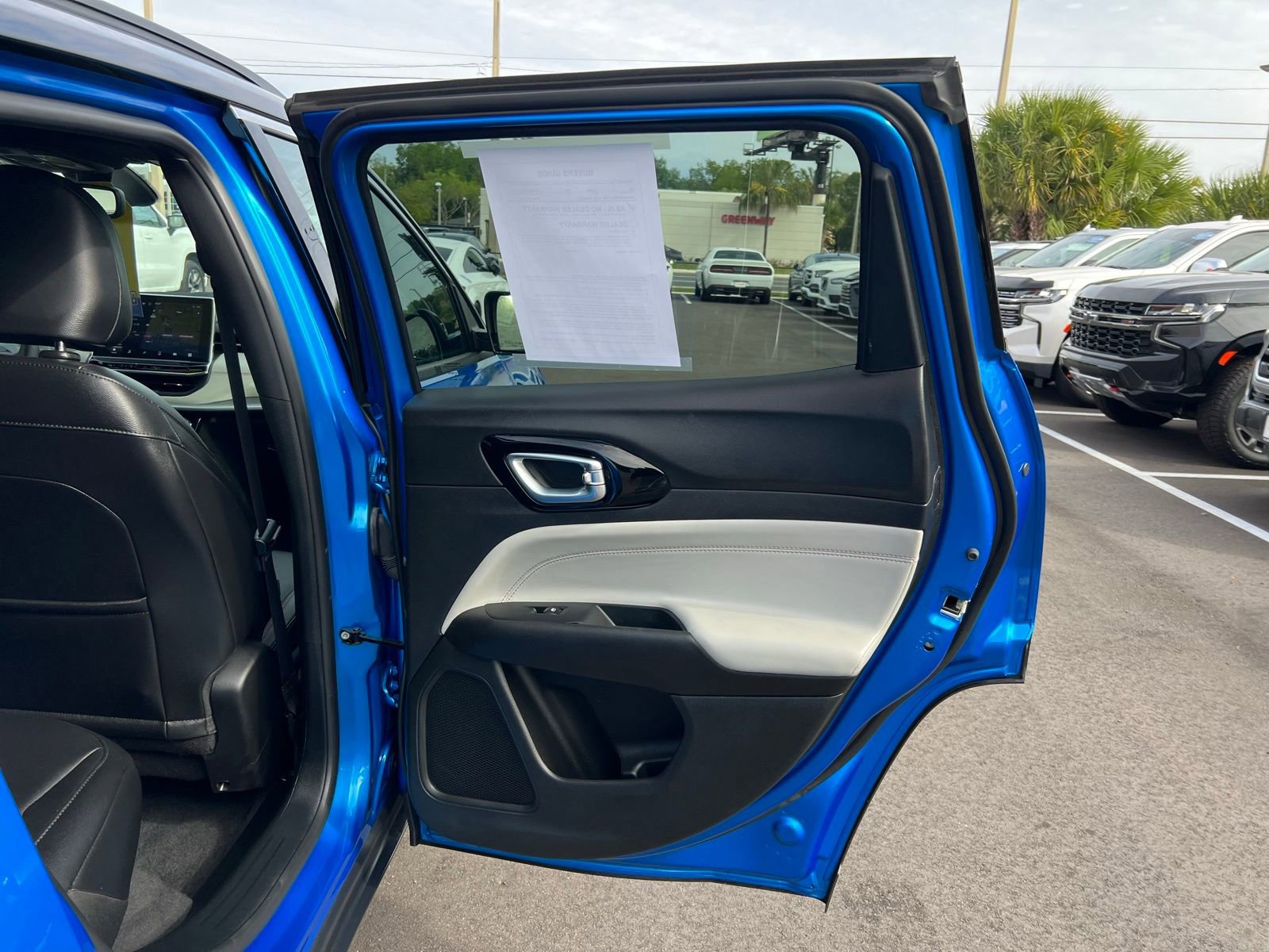 Used 2025 Jeep Compass Limited image 46