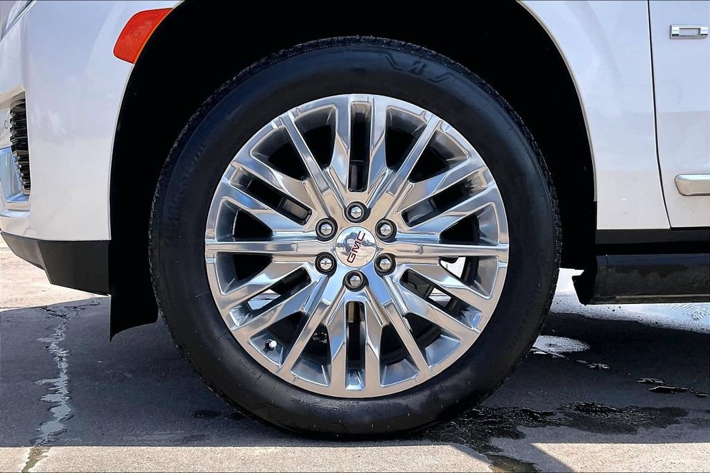 Used 2024 GMC Yukon Denali RWD image 35