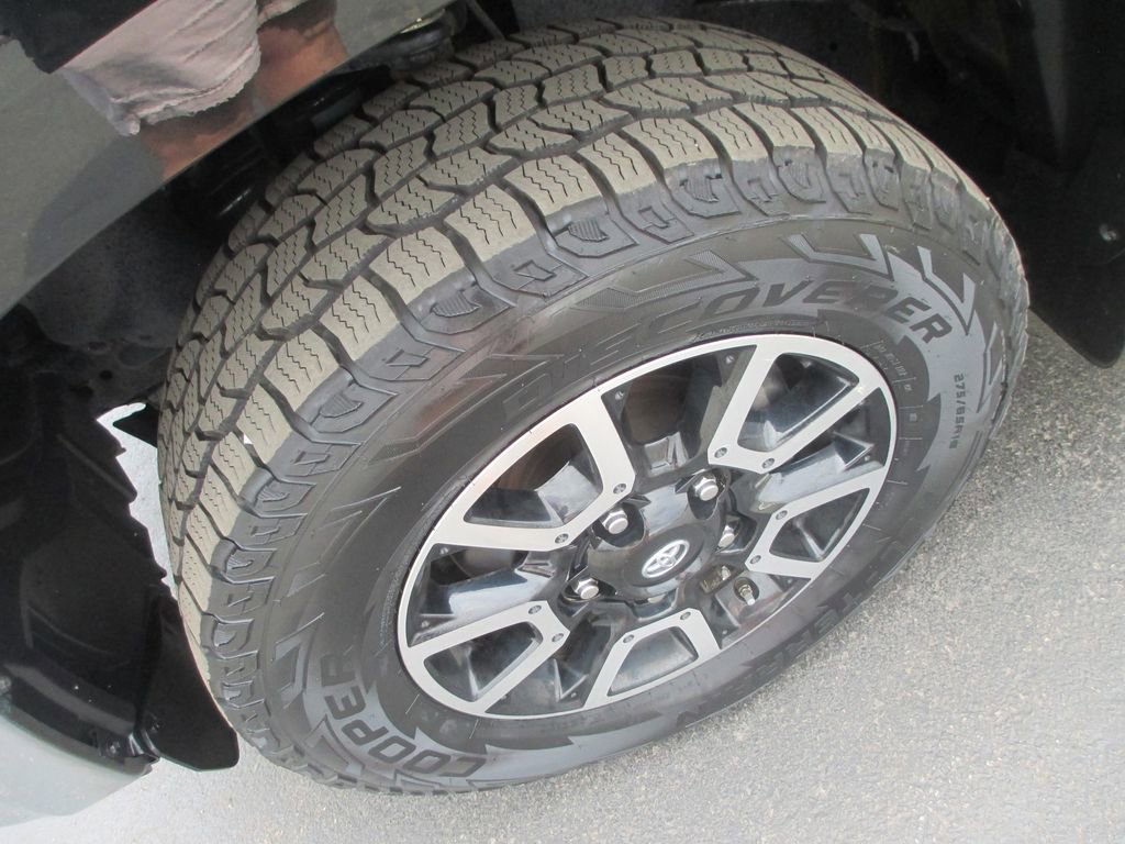 Used 2015 Toyota Tundra Limited w/ Limited Premium Package image 13