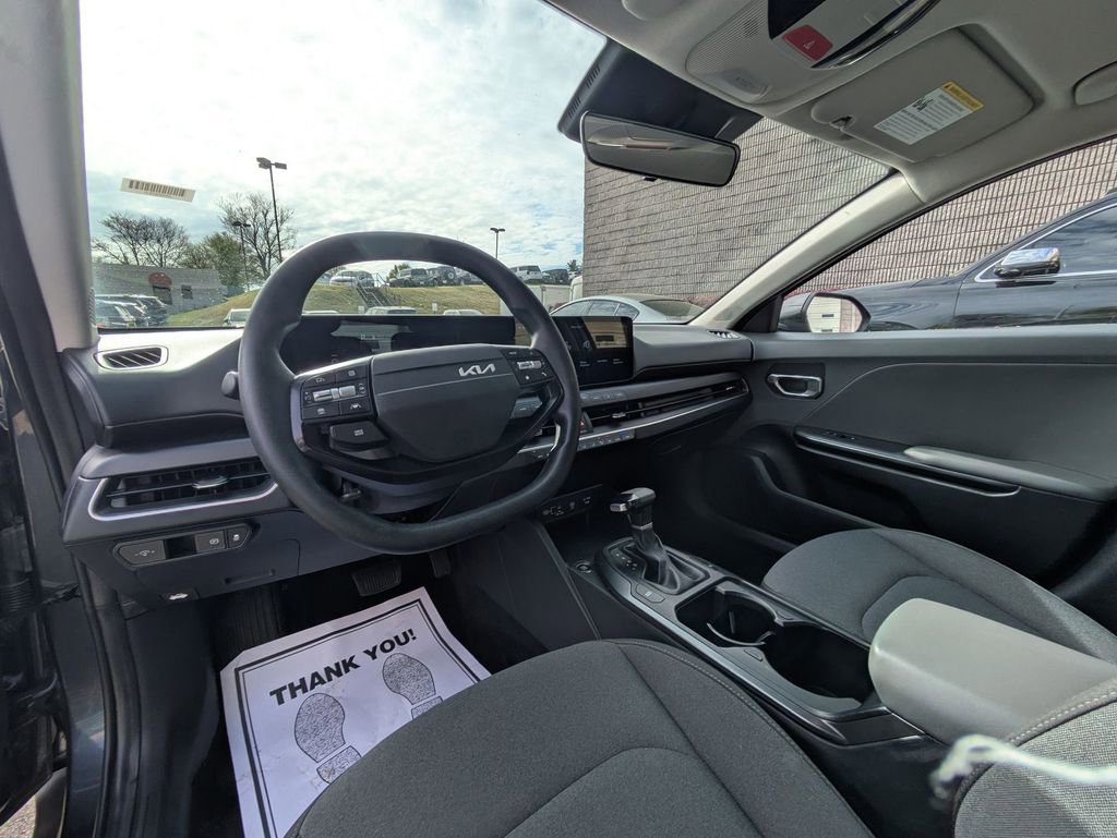Used 2025 Kia K4 LXS image 15