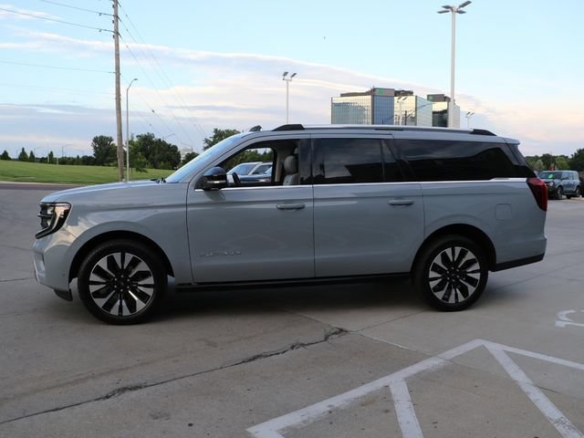 Used 2025 Ford Expedition Max Platinum w/ Driver's Package AWD/4WD image 4