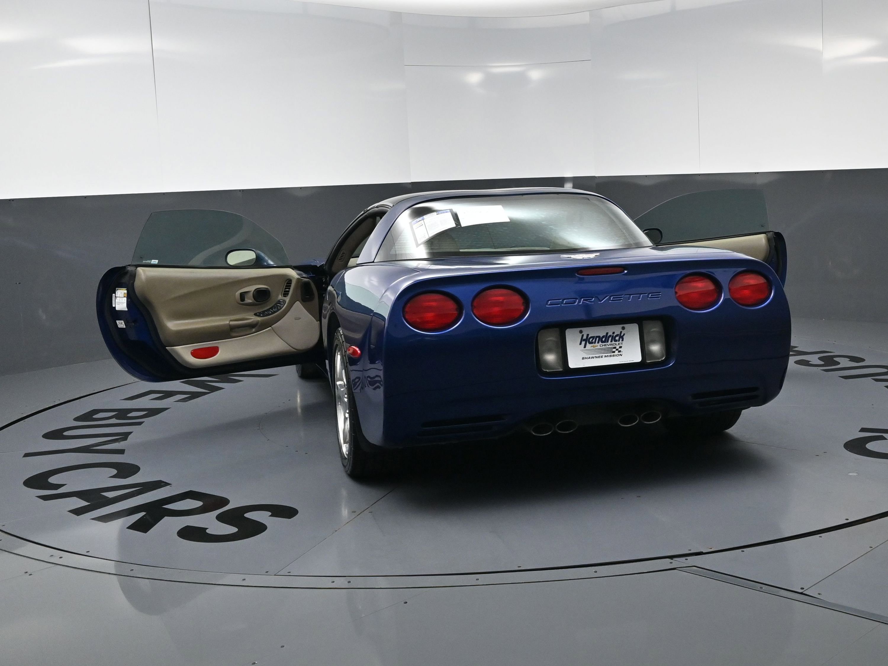 Used 2004 Chevrolet Corvette Coupe w/ Preferred Equipment Group RWD image 26