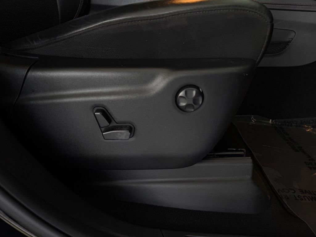 Used 2021 Dodge Durango R/T w/ Blacktop Package RWD image 31