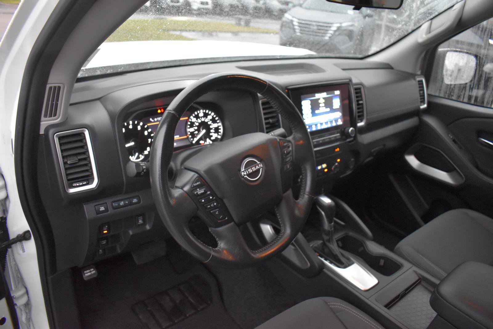 Used 2023 Nissan Frontier SV w/ SV Convenience Package image 23