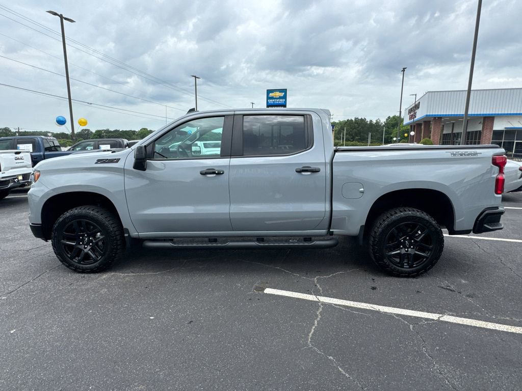 Used 2024 Chevrolet Silverado 1500 LT Trail Boss w/ Convenience Package II AWD/4WD image 9