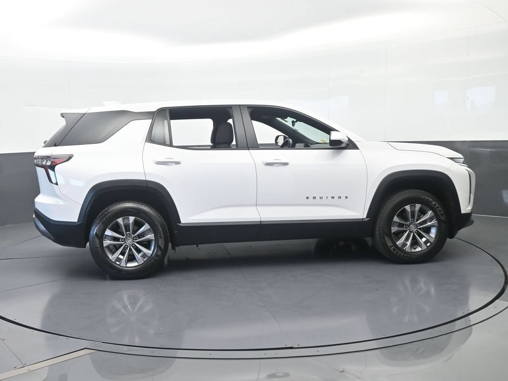Used 2025 Chevrolet Equinox LT FWD image 7