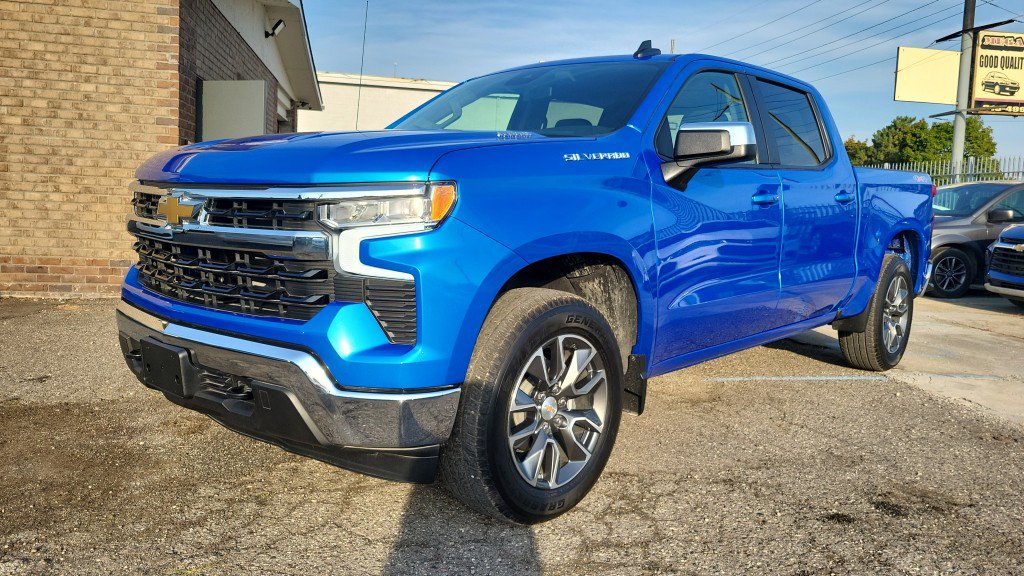 Used 2025 Chevrolet Silverado 1500 LT AWD/4WD image 5