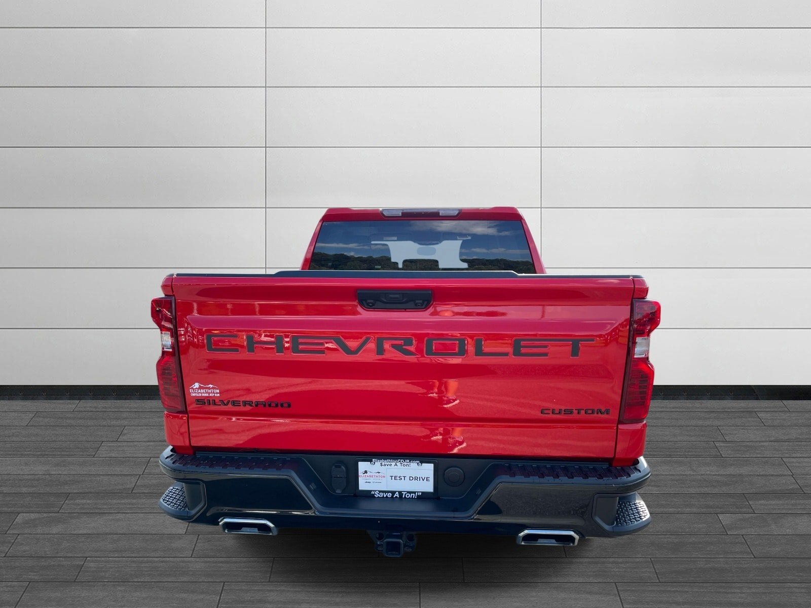 Used 2026 Chevrolet Silverado 1500 Custom Trail Boss w/ LPO, Dark Essentials Package AWD/4WD image 4