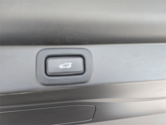 Used 2023 Land Rover Range Rover Long Wheelbase SE image 14