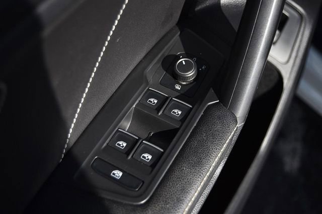 Certified 2023 Volkswagen Tiguan SE image 8