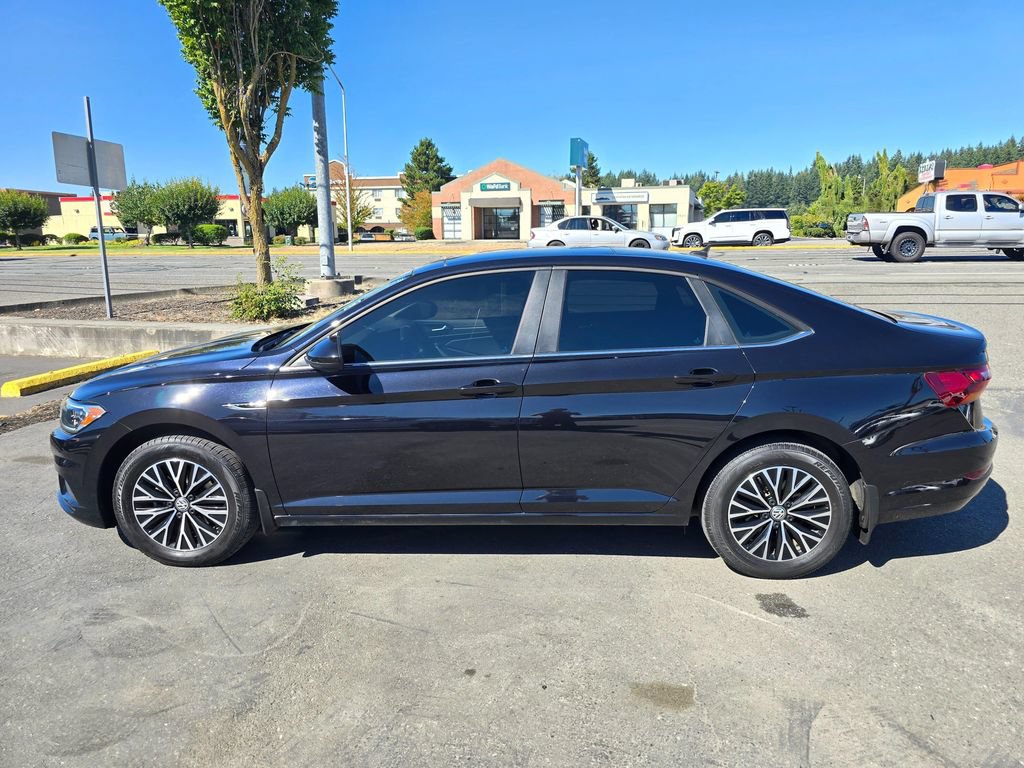 Used 2019 Volkswagen Jetta SEL w/ Cold Weather Package FWD image 4