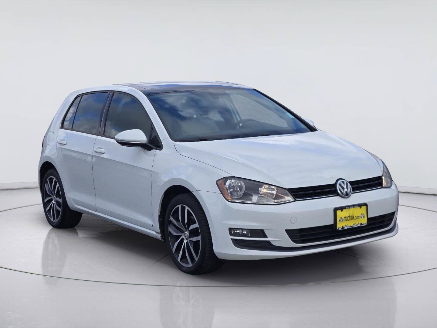 Used 2017 Volkswagen Golf SE FWD image 3