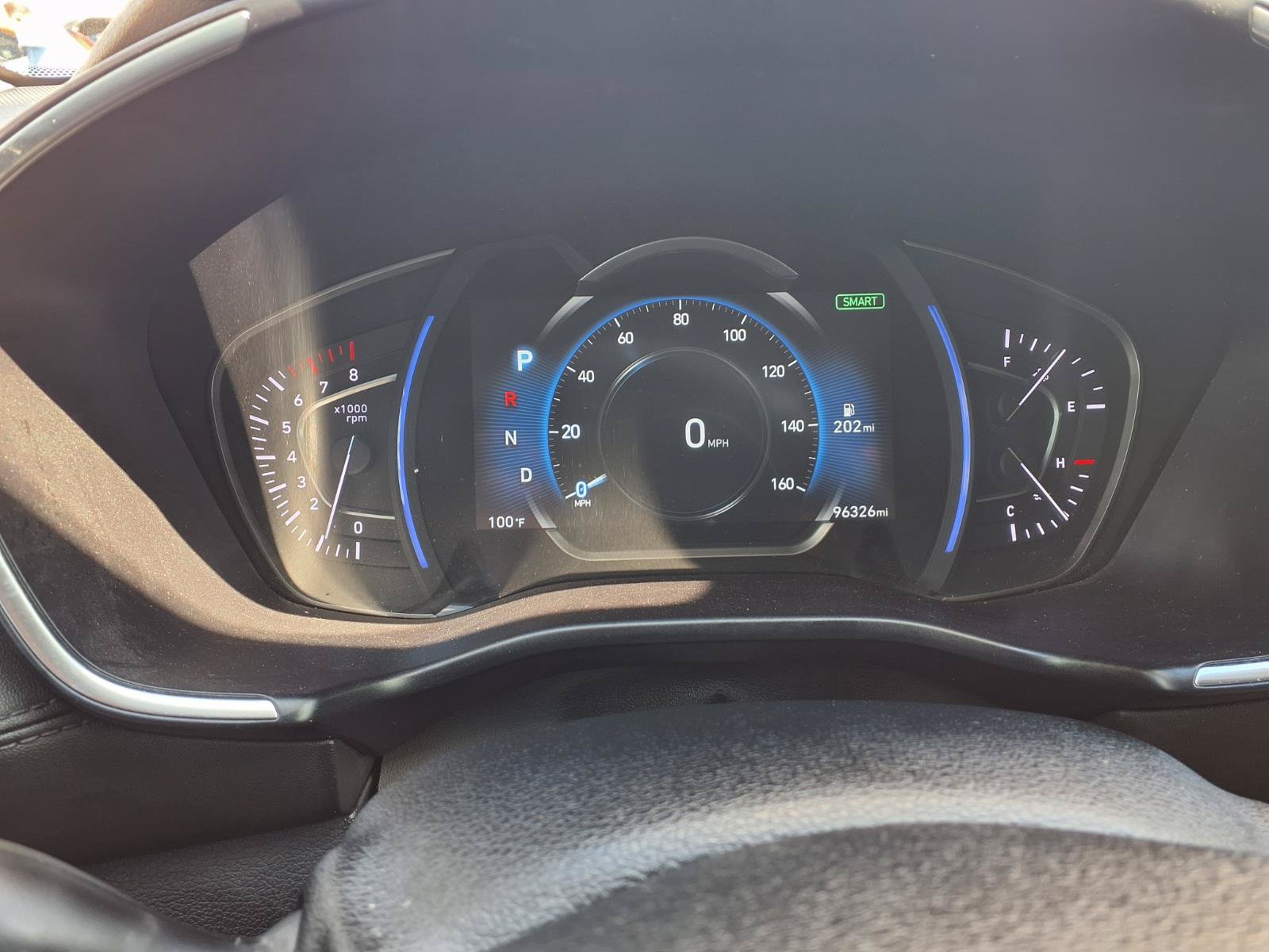 Used 2019 Hyundai Santa Fe SEL FWD image 16