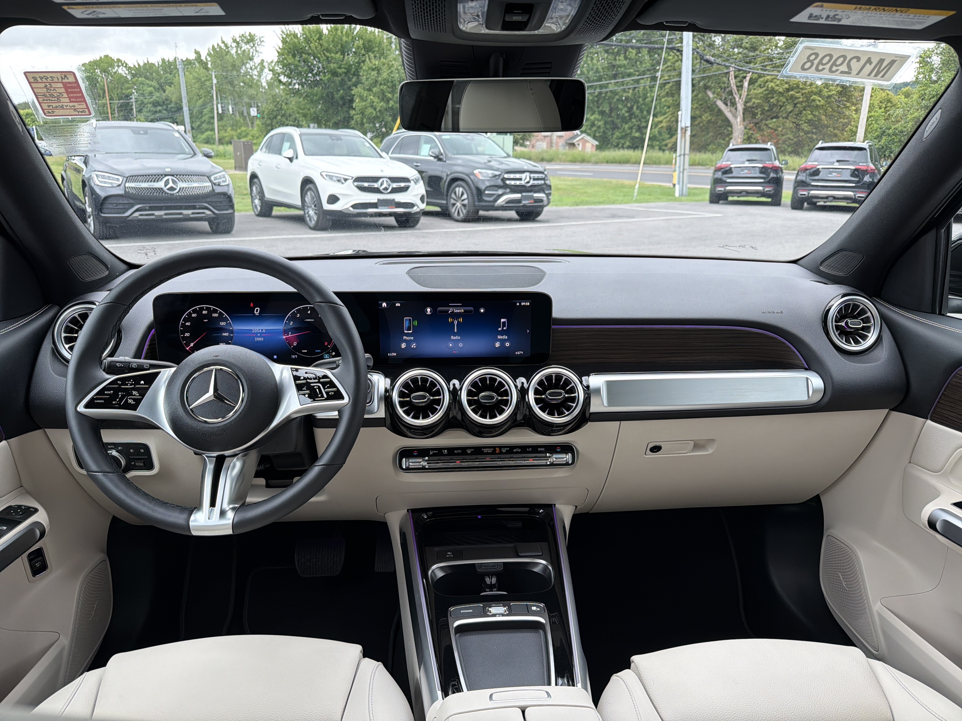 Used 2026 Mercedes-Benz GLB 250 4MATIC image 11