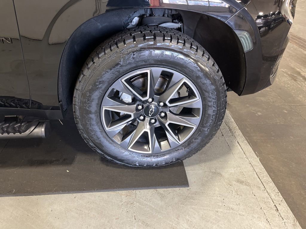 Certified 2024 Chevrolet Suburban Z71 w/ Off-Road Capability Package image 12