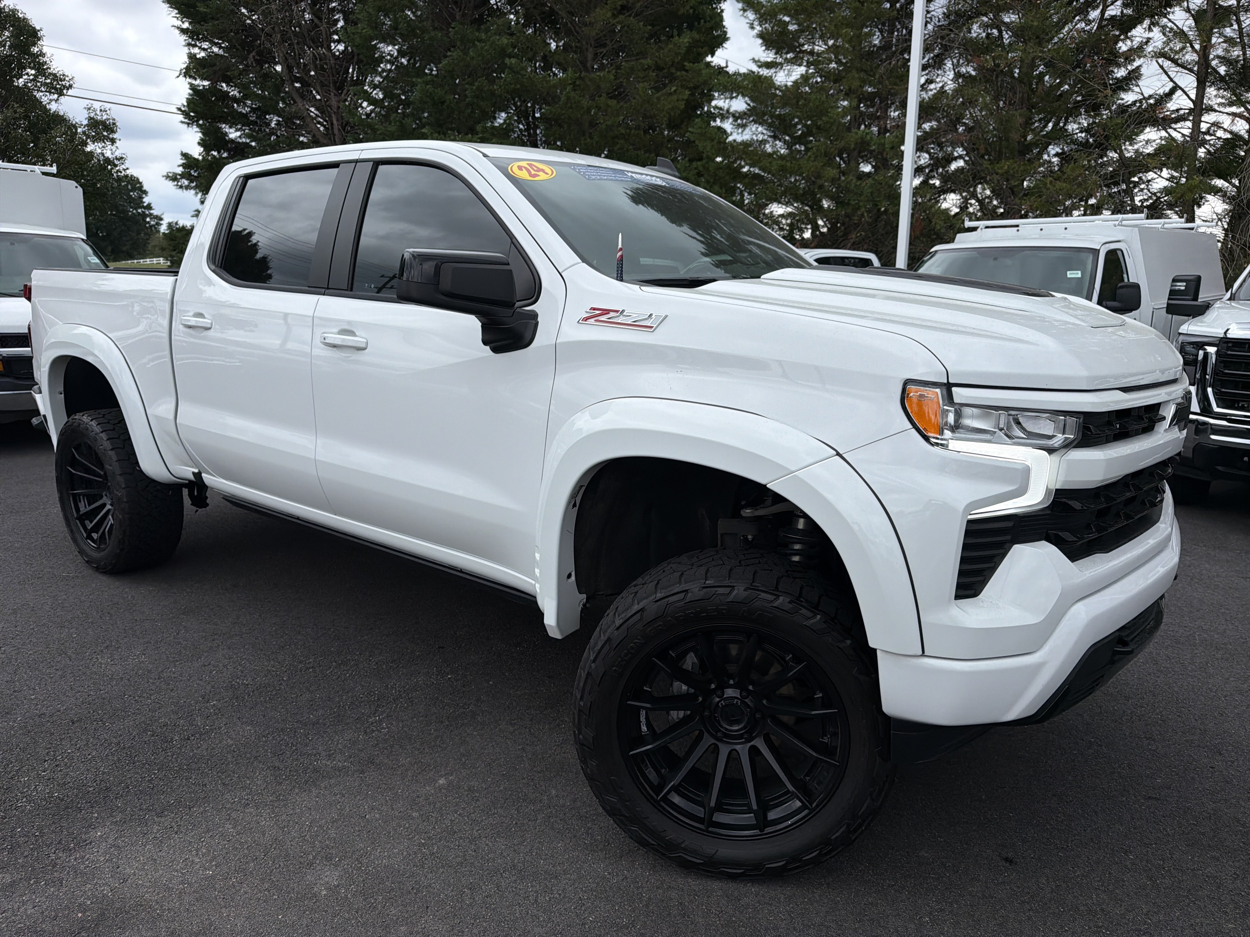 Used 2024 Chevrolet Silverado 1500 RST w/ Convenience Package II AWD/4WD image 2