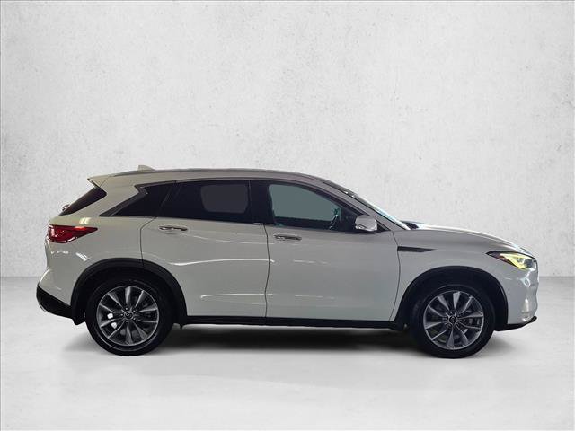 Used 2020 INFINITI QX50 Luxe w/ Navigation Package FWD image 4