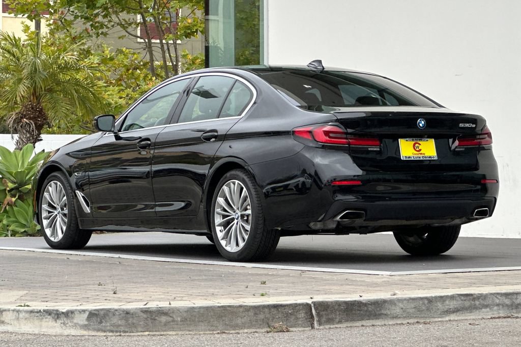 Used 2023 BMW 530e w/ Premium Package RWD image 5
